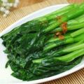 不管炒什麼青菜，下鍋前只要多加「這1步」，青菜不但不變黑，吃著還特別嫩！