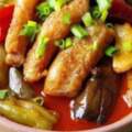 雞煲鮮香美味家常好吃，製作非常簡單，茄條魚柳營養咸香，非常棒