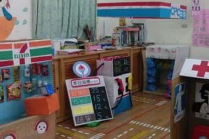 她為了糾正大家對幼稚園老師「只需陪幼兒玩玩很輕鬆」的錯誤印象，含淚道出這些照片背後的心酸…