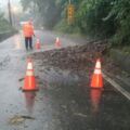 防雷擊！打雷下雨「淋濕時」戶外別講手機