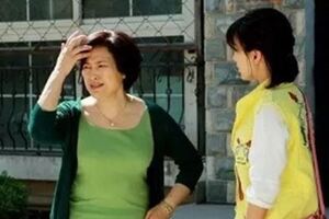 娘家拆遷三套房，母親說沒我的份，5年後再見面我笑出眼淚