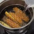菠蘿皮放鍋裡煮20分鐘，沒想到這麼厲害，解決家家戶戶的煩惱