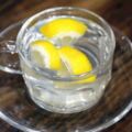 檸檬泡水時用什麼水溫最合適？很多人喝錯了，難怪營養損失掉了