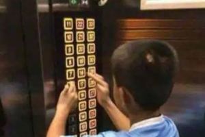 孩子要這樣教！7歲小孩亂按電梯樓層，這位媽媽的「懲罰」，竟讓乘客從抱怨變笑容滿面...
