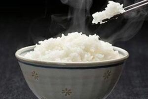米飯二次加熱會致腫瘤？這4種食物堅決不能二次加熱，遠離醫院