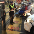 高雄輕軌又與民車擦撞  自上路後層出不窮