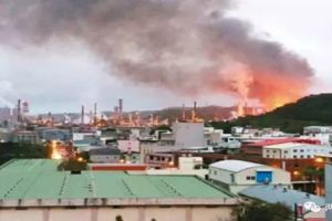 一場大火燒出民粹當道影響經濟的困境