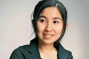 她本出身微寒，卻在14歲年入百萬，只因母親當年的一個舉動