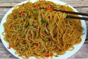 麵條我家從來不炒，用這個懶人做法，5分鐘就出鍋，香噴噴的，連吃10天也不膩