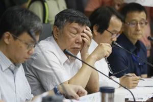 柯P的募款之術網：把藍綠政客都打醒了