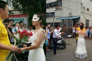 男大學生遭女老師求婚，小伙激動得說不出話來，結果變成了這樣！