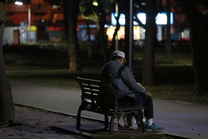 空虛寂寞覺得冷…國人愈老愈憂鬱 65歲以上11.4%服用抗憂鬱藥 