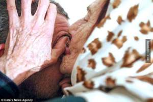 這位80歲的老婦人已經治癒超過5000人，但她的方法竟是「用舌頭在別人眼睛」這樣做… 