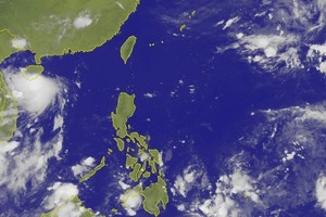 太恐怖了，據氣象部門報道今年「第4號颱風」將在30日誕生，並從這個方向來台！！下周是關鍵，註意防範！！！