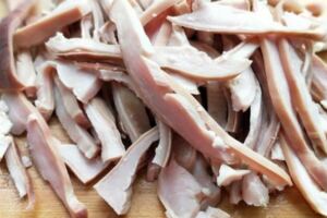 老人說，多吃豬肚可以養胃有道理嗎？闢謠：油膩的動物內臟更傷胃