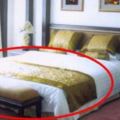 飯店的床尾為什麼總放著一塊布？　歐美人可離不開它！