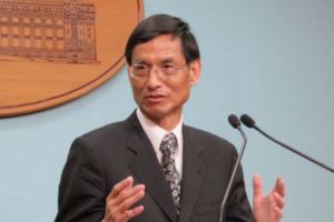 談軍人年改林萬億：樓地板一樣較公平網酸:今天開始國軍全部一例一休，朝九晚五！