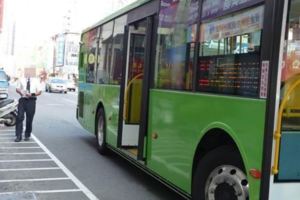 悠遊卡餘額不足他搭公車竟被司機巴頭