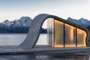 上廁所還能欣賞極光！　「世界最美公廁」落腳挪威海濱