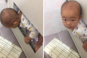 媽上廁所黏人寶寶「直接破門」　抬頭燦笑：終於找到妳啦～