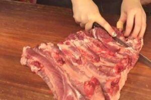 沒戴手套處理生豬肉婦染致命病菌差點沒命