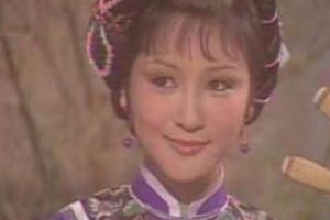 70年代首位港姐冠軍，前夫是巨星兒子成天王，49歲再婚獲幸福！