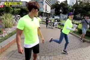 宋智孝街頭當眾撒嬌，與金鍾國上演「你來追我呀」！