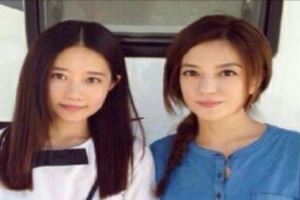 大家都愛找明星合影，但當粉絲顏值比明星還高時，就有點像砸場子