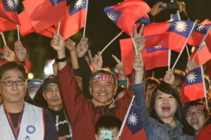 韓國瑜北上三重助攻鄭世維　現場飆破3萬人