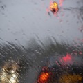 開車遇到大雨看不清楚時，教你一招馬上變清晰！【瘋傳了】