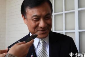 傅崑萁送花蓮大西瓜　蘇嘉全尷尬拒答收到否