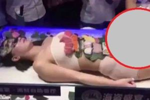 餐廳推壽司女模男客竟持筷這樣做..讓周圍的人全都傻眼了GG