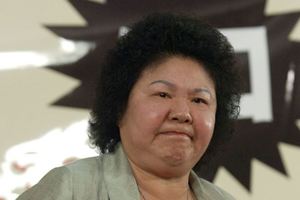 陸客限縮後高雄各家業者嚐到苦頭，高雄又倒了一家大型陸客珠寶店！