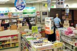 買個避孕藥身旁「大媽」也要嗆我兩句！我只回了這麼一句話，網友們拍手叫好！！！