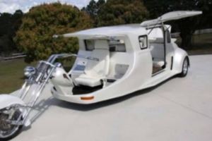 【視頻】這台「哈雷重機＋汽車」合體改裝車是真的，超猛的設計每次出門都會吸引所有人的眼光！