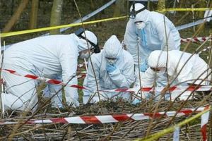 女兒慘遭「勒斃棄屍」始終找不到凶手！當爸爸淚崩受訪時「這個小動作」警察當場逮捕他！