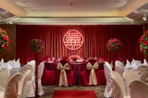 嫌包太少？她帶「2大2小」赴朋友婚宴包8千，新人竟「嫌她們佔位」…她難過感覺「宴客只想賺錢」！