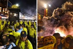 【媽祖繞境】信徒放鞭炮驚見「祂的身影」！煙霧迷漫「虎爺突然衝出」路人驚呼：神明降駕！