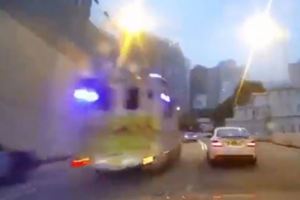 疑非法賽車，辣跑飛馳，險象環生