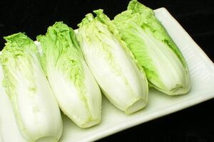購買滷味發現菜疑似沒有洗？決定不買直接離開，還被老闆追上付錢，怒po文請大家抵制？！
