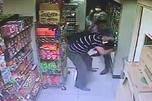 又見隨機攻擊！男子在台北東區某超商突然攻擊毆打其他客人，還若無其事買飲料離去