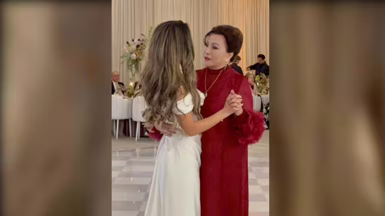 資深女星谷音(右)在美國嫁女兒,心情十分複雜,數度哽咽。(圖/谷音提供) 資深女星谷音(右)在美國嫁女兒,心情十分複雜,數度哽咽。(圖/谷音提供)