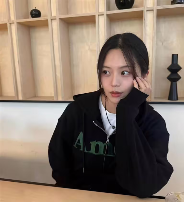 I.L透露自己罹患血癌。(圖/翻攝自azureoone IG) I.L透露自己罹患血癌。(圖/翻攝自azureoone IG)