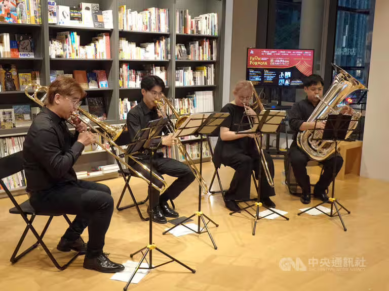NSO日本巡演 東京場前夕快閃演奏獲熱烈掌聲 NSO日本巡演 東京場前夕快閃演奏獲熱烈掌聲