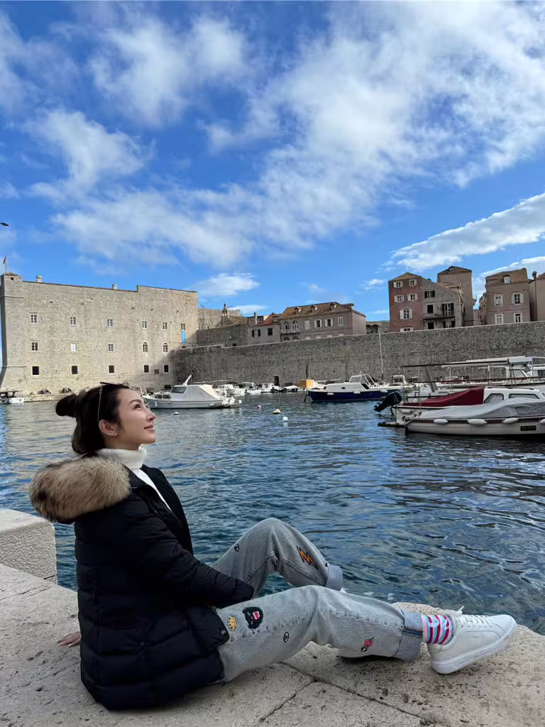杜布羅夫尼克古城位在海岸線上的要塞城市。（曾莞婷提供）