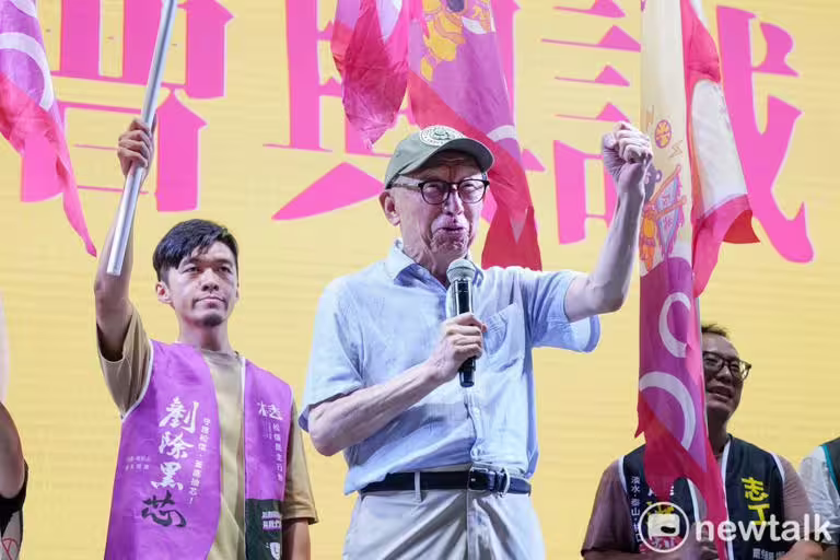 曹興誠表示,全心全力投入大罷免,為的是天理和公道「我若不幫大家爭取天理和公道,我就不配稱為人」。 圖:張良一/攝(資料照) 曹興誠表示,全心全力投入大罷免,為的是天理和公道「我若不幫大家爭取天理和公道,我就不配稱為人」。 圖:張良一/攝(資料照)