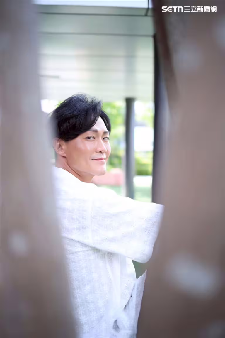 林俊逸接受三立新聞網專訪。(圖/記者鄭孟晃攝影) 林俊逸接受三立新聞網專訪。(圖/記者鄭孟晃攝影)