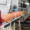 7旬翁與妻分居「遺體浸泡大樓水塔」！人拖出居民嚇壞…憂生活用屍水