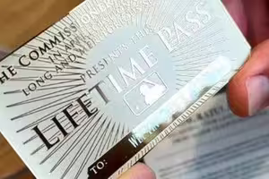 全台僅2人擁有!陳偉殷開箱「傳說中的那張卡」 全台僅2人擁有!陳偉殷開箱「傳說中的那張卡」