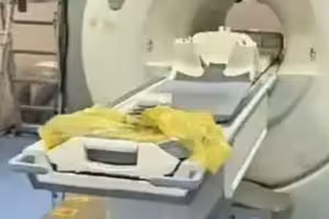 做核磁共振…男子竟被「忘在機器內6小時」　躺儀器上崩潰狂喊